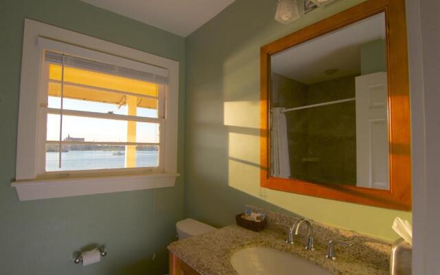 Edgewater Inn