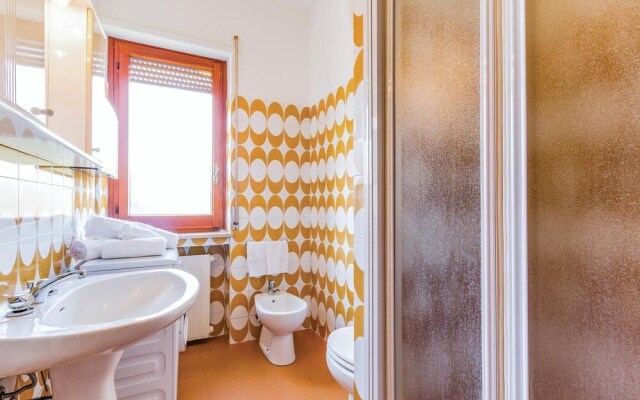Stunning Apartment in Villa Rosa TE With 2 Bedrooms
