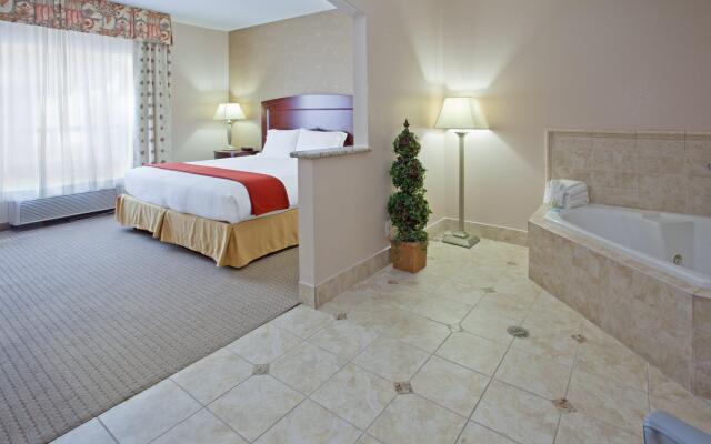 Holiday Inn Express & Suites College Station, an IHG Hotel