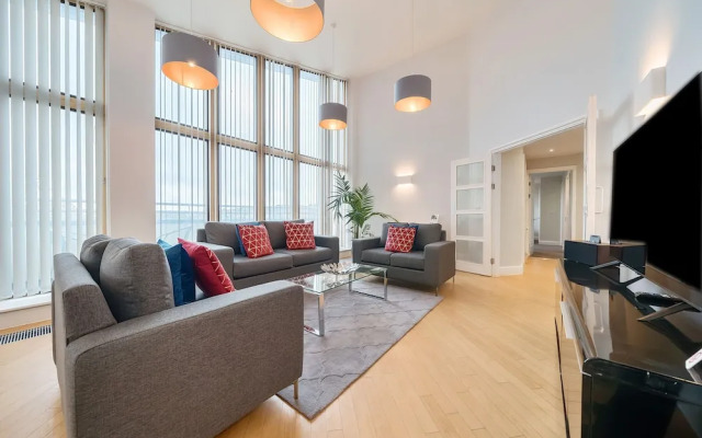 Roomspace -The Courtyard Penthouse