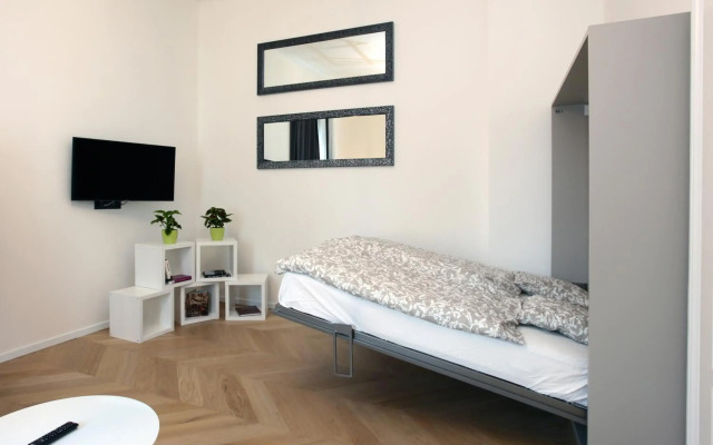 The Apartment House - Mezibranska