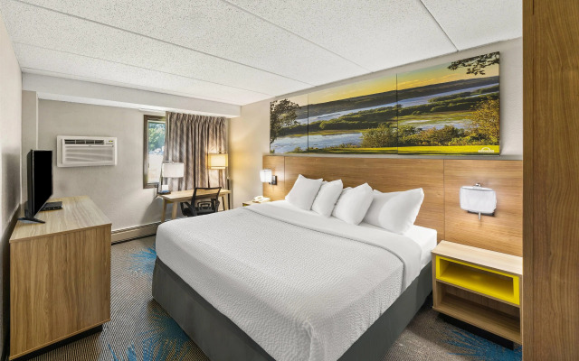 Days Inn by Wyndham Winona