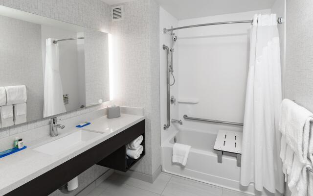 Holiday Inn Express & Suites Saskatoon East - University by IHG