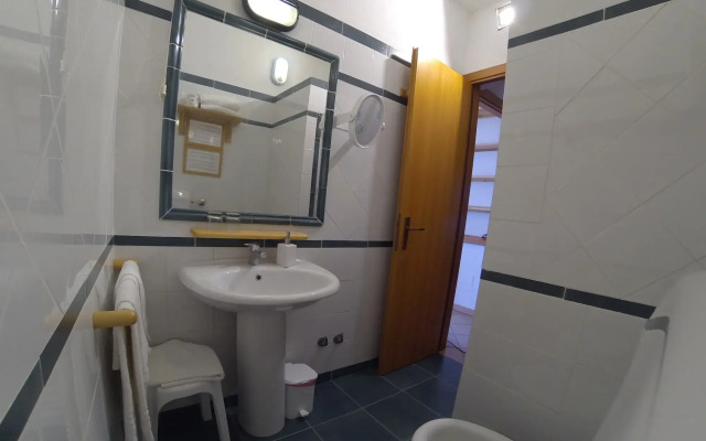 Aparthotel Domus De Janas Sul Mare