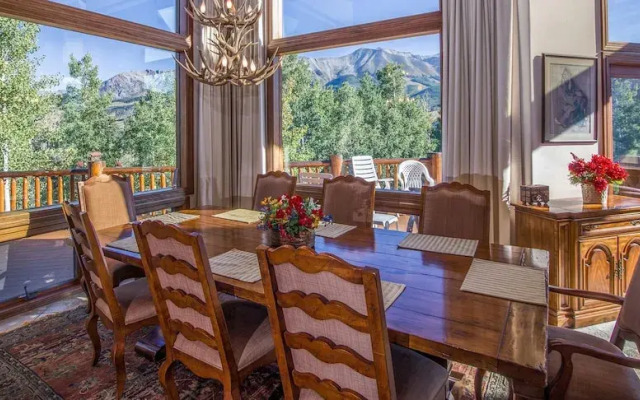 Lodge ON THE Point by Exceptional Stays