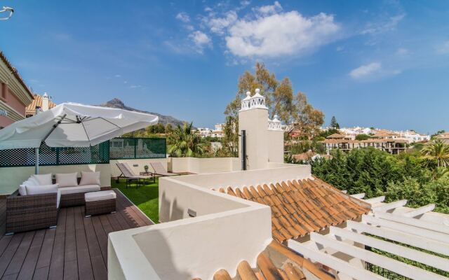 River Garden Spacious Penthouse