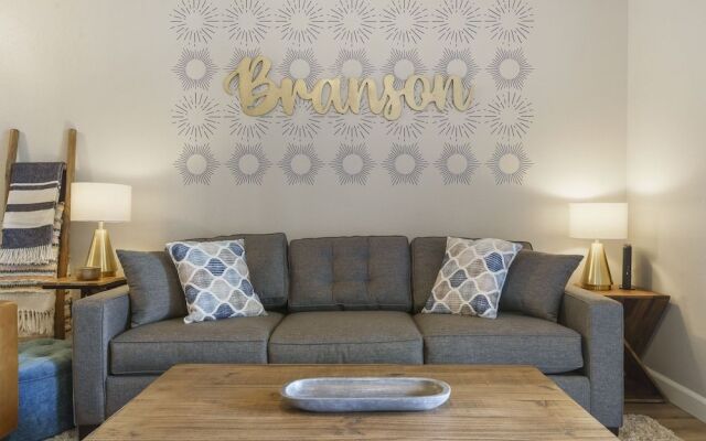 The Branson Experience - Balcony w/ Golf Views