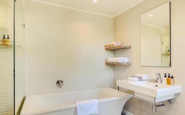 Beautiful 1 Bedroom Apartment With Private Balcony