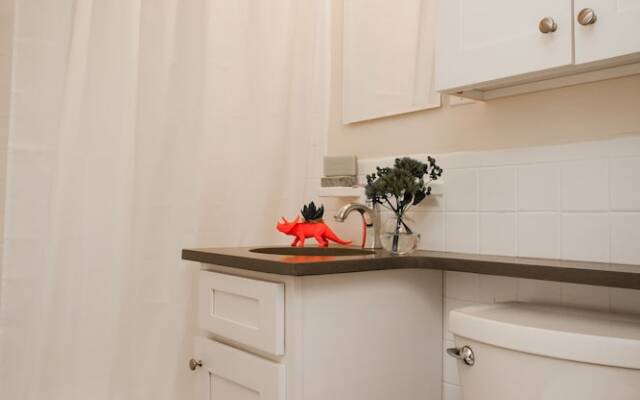 One Bedroom Apartment in Brookline by Namastay
