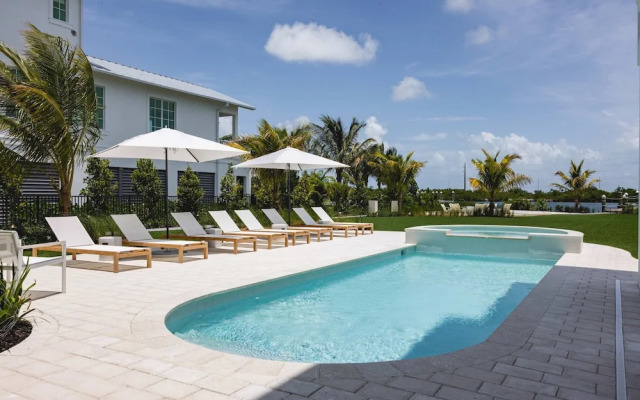 New Waterfront Home - Dreamside House