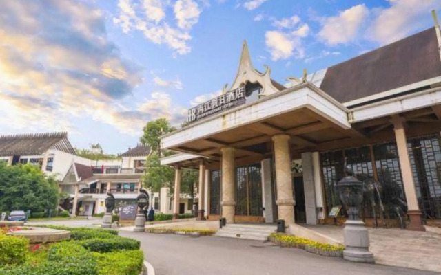 River & Holiday Hotel