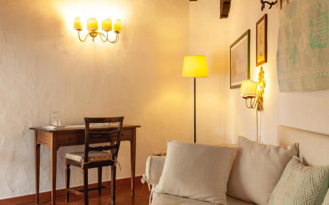 Nora Club Hotel