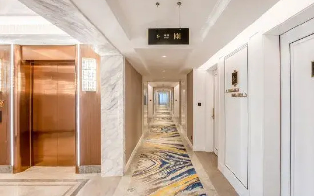 Vienna International Hotel (Sichuan Normal University Chenglong Campus)