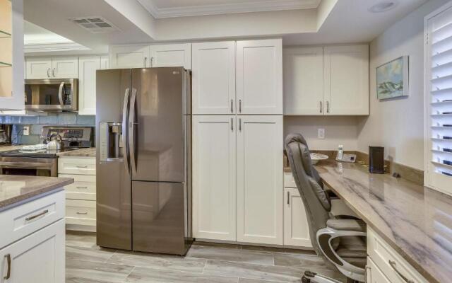 Land's End 9-304 Beach Front - Premier