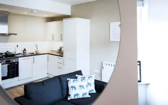 2 Bed 1 Bath Town Center Apartment