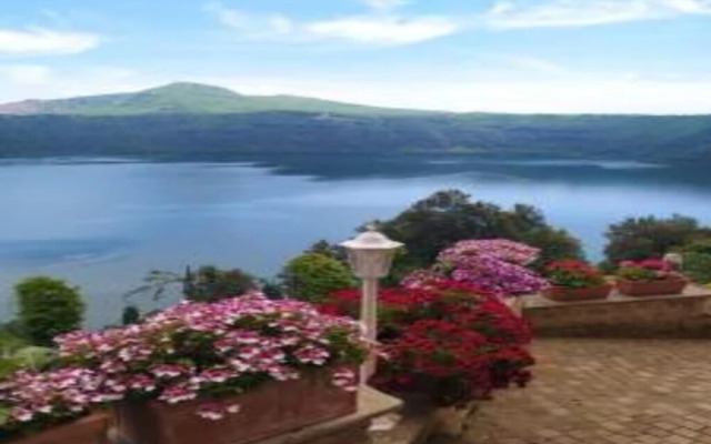 Accommodation With Lake View With Jacuzzi