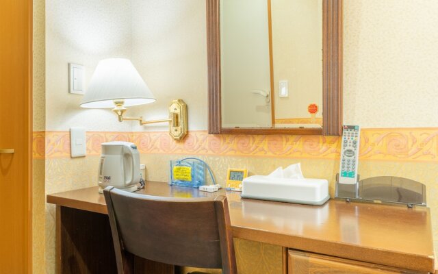 OYO 44760 Kawaguchi Station Hotel