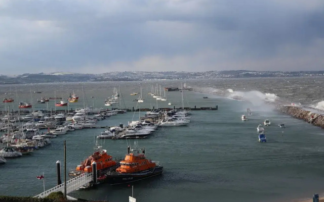 Devoncoast Seaview Apartments