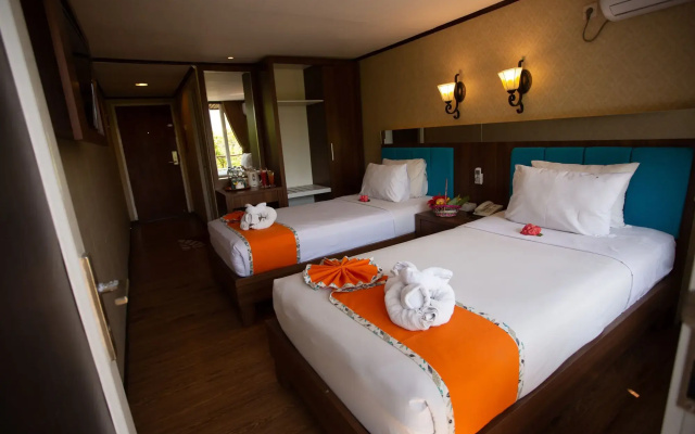 Royal Caravan Hotel Trawas