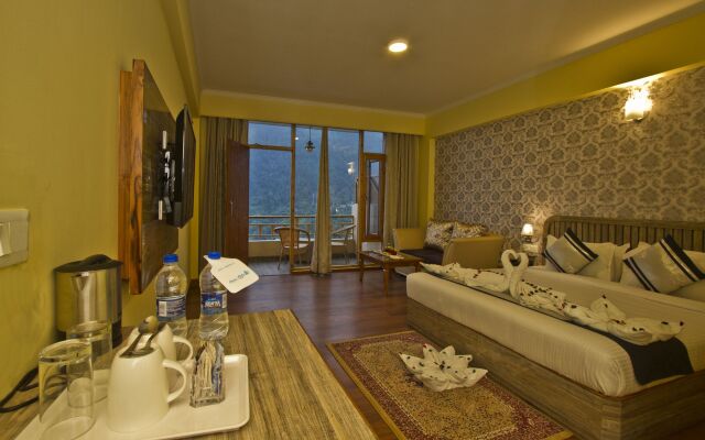 Snow Flakes Resort And Spa Centrally Heated Luxury Resort