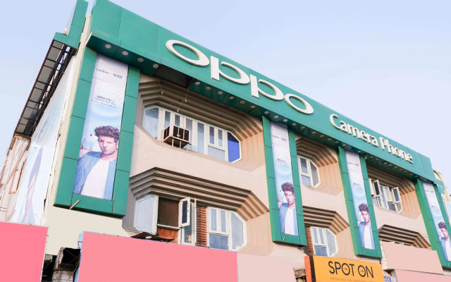 SPOT ON 38697 Hotel Sridhar