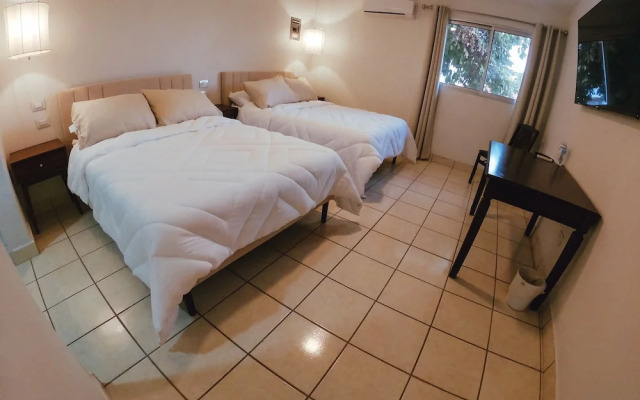 Point City Hotel