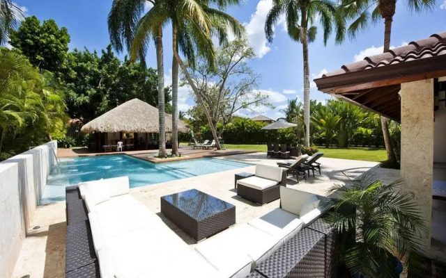 Sunny Vacation Villa 64