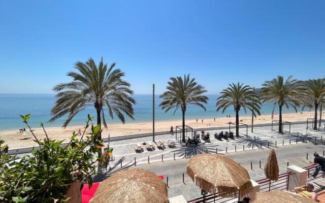 California Beach Apartment by Trip2Portugal