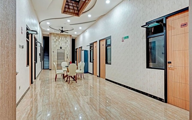 OYO 90227 Citraland Residence