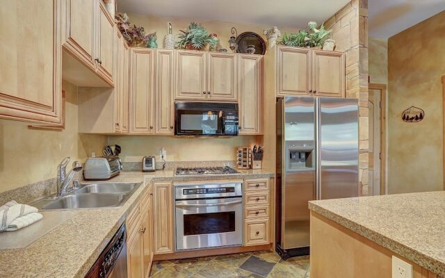 3056 The Timbers 1 Bedroom Condo by RedAwning