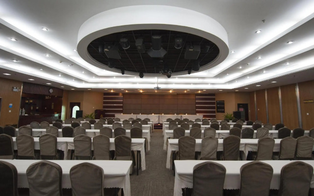Luoyang Aviation Hotel