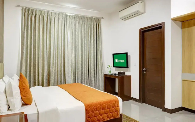 Hotel 91 Golf Course Road