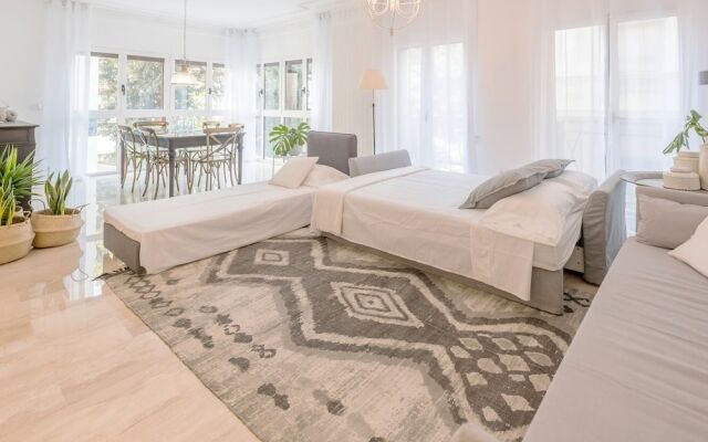 Luxury City Apartment