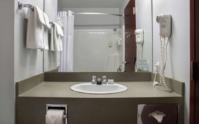 Days Inn by Wyndham Whitecourt