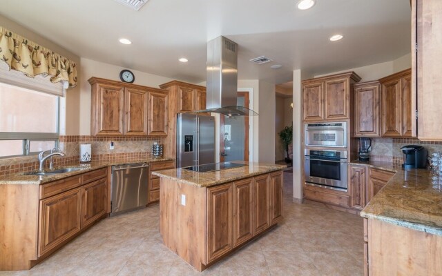 Casa Vista 4 Bedroom Home by RedAwning