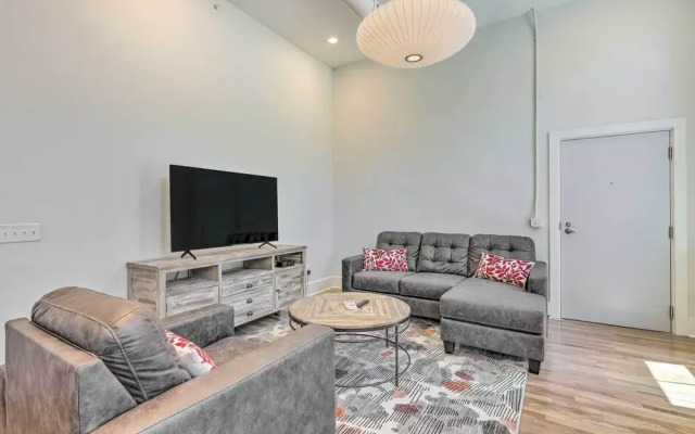 Contemporary Cincinnati Condo - Pets Allowed!