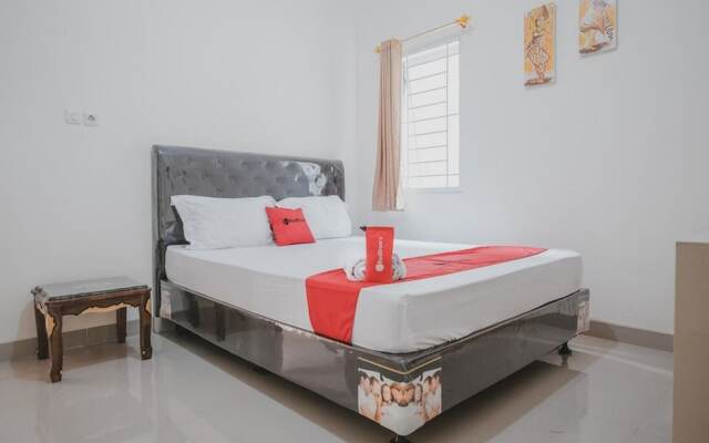 RedDoorz Syariah near Pahoman Stadium Lampung