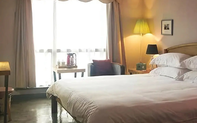 Hairong Yisheng Hotel