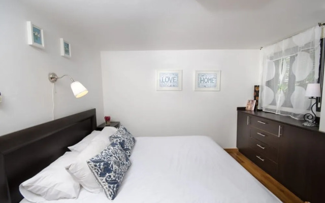 Hen Chalet & Suites in Had Nes