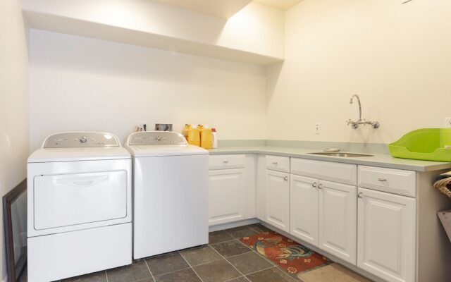 Marbella Lane Top Coastline Views, Family Friendly