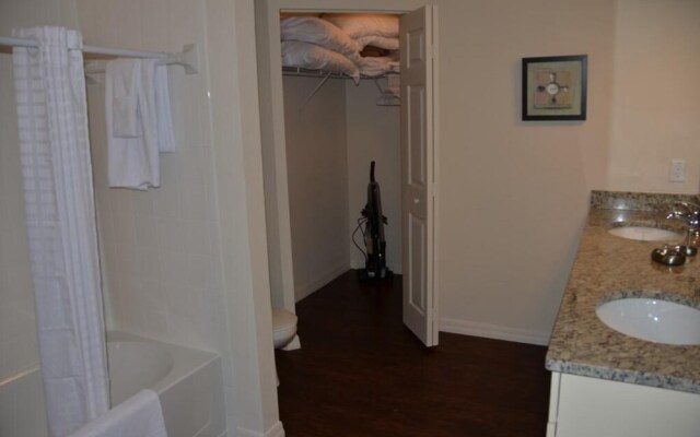 Lucaya 3 Bedroom 2 Bath Townhome!