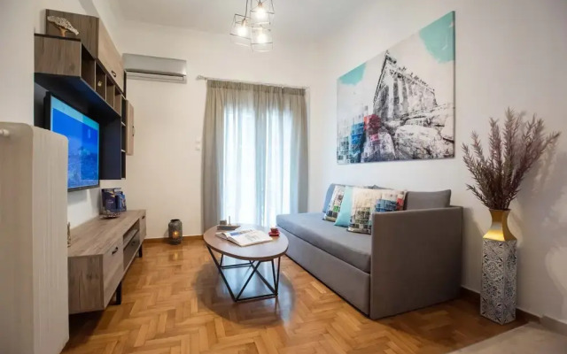 Blue Ark Comfort near Acropolis