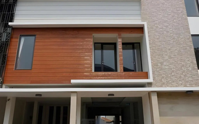 RedDoorz Plus @ TB Simatupang