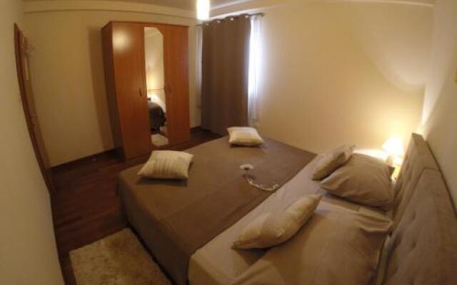 Apartments And Rooms Tino