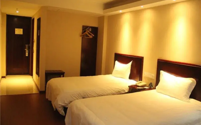 GreenTree Inn Guangdong Guangzhou Baiyun West Huangshi Road Express Hotel