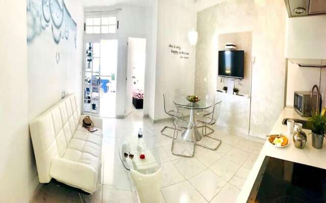 Apartamento Pronfondo Blue: Luz y Vista Mar