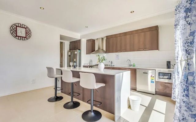 StayAU 5BR Lakefront Escape Point Cook