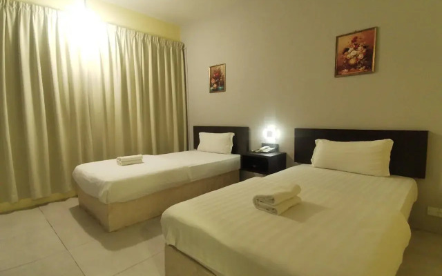 OYO 89619 De Choice Hotel