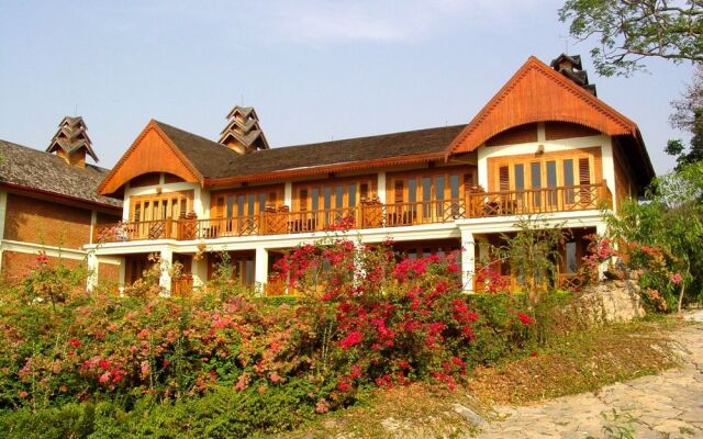 Hupin Inle Khaung Daing Resort