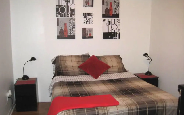 Adib Apartments - 1530 Gilles St, Unit 4 (Basement)